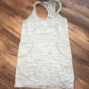 Swiftly tech racerback 2.0 Lululemon tank top